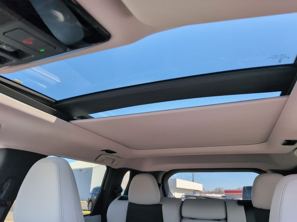 New 2026  Mitsubishi SE image 26