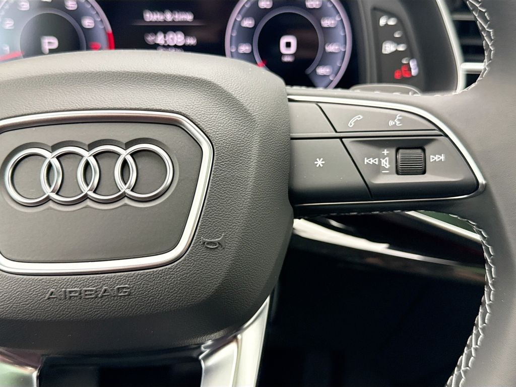 Thumbnail: 2026 Audi Q7 - 12