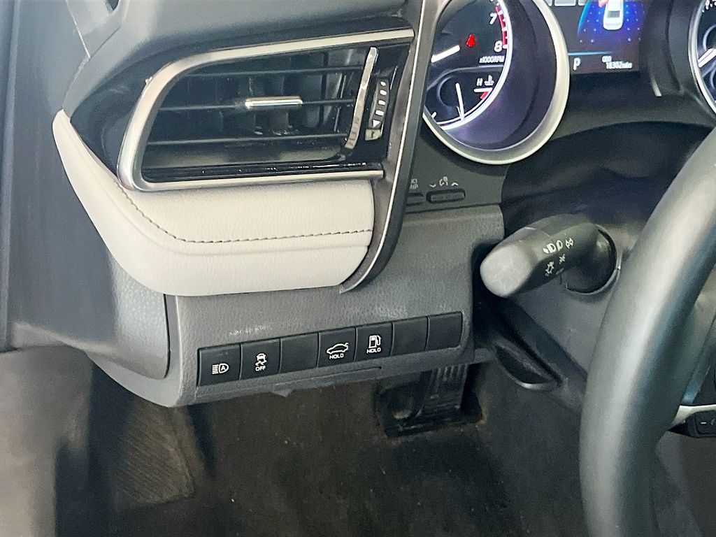 Used 2023 Silver Toyota XLE image 10