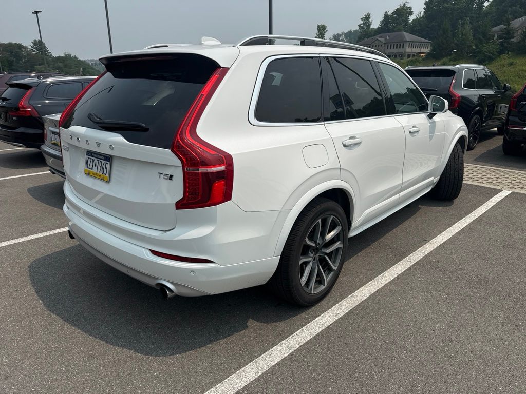 Used 2019 White Volvo T5 Momentum image 8