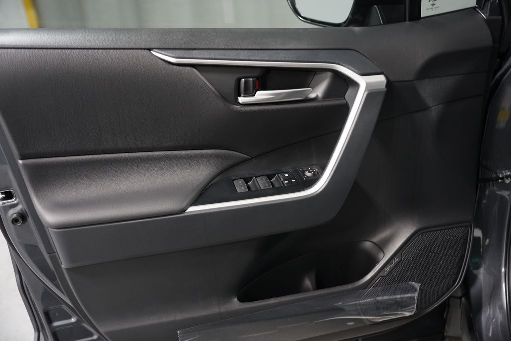 Thumbnail: 2025 Toyota RAV4 - 30