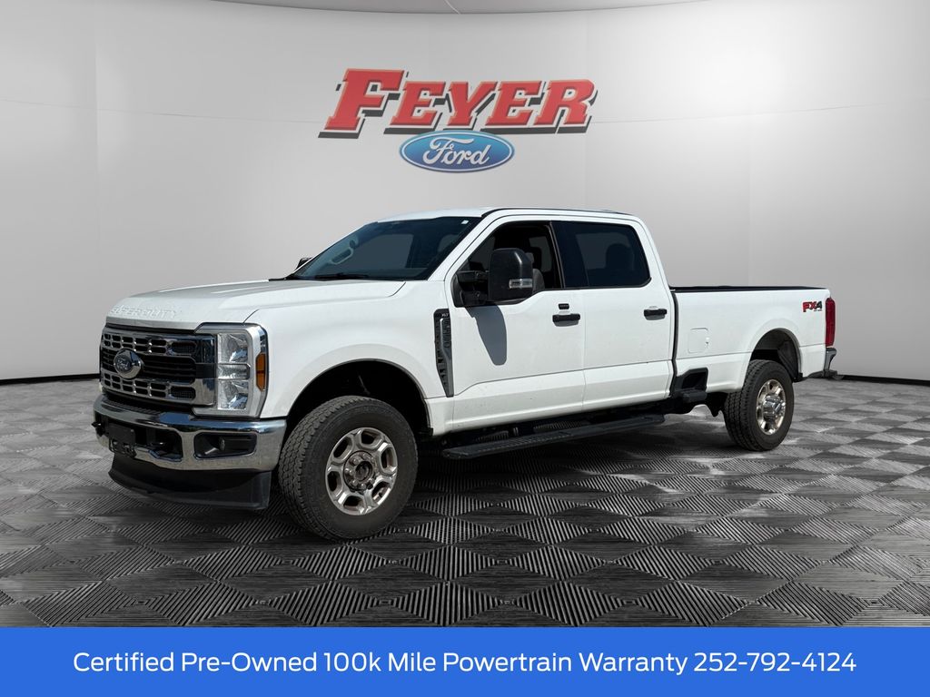 Oxford White 2025 Ford F-350 Super Duty Pickup Truck Four-Wheel Drive Automatic