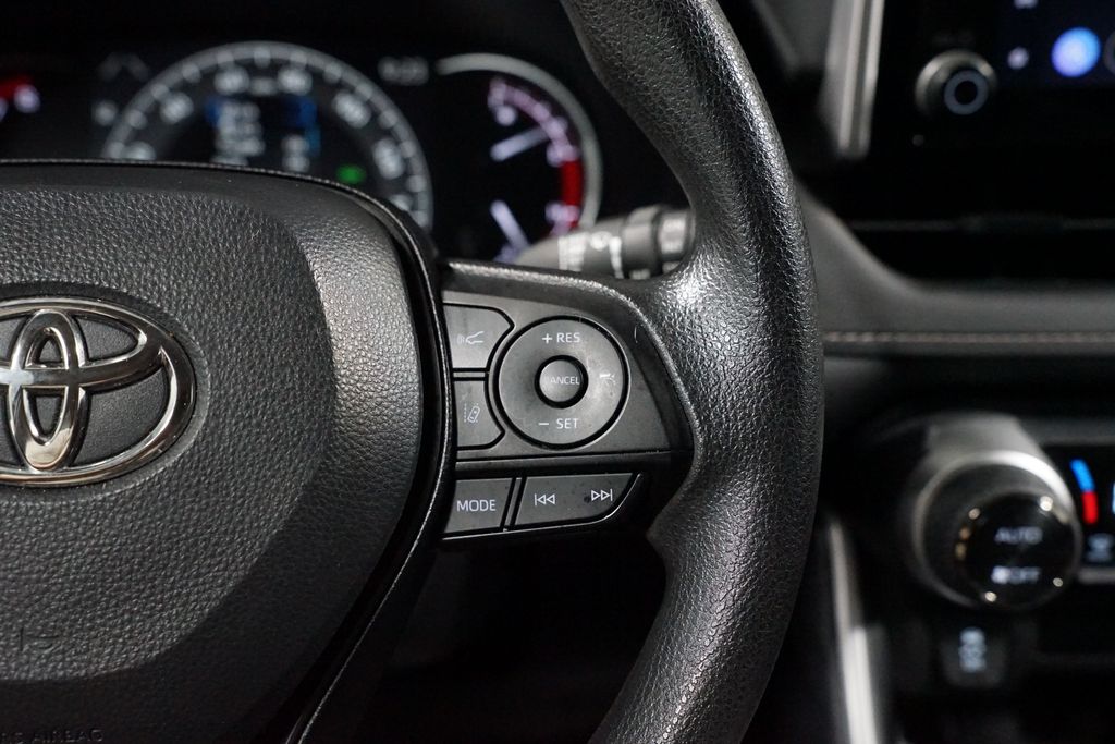 Thumbnail: 2025 Toyota RAV4 - 13