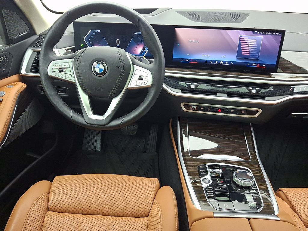 Thumbnail: 2024 BMW X7 - 14
