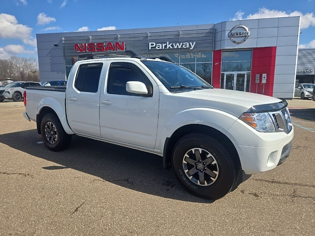 Nissan Frontier PRO-4X Crew Cab 4WD