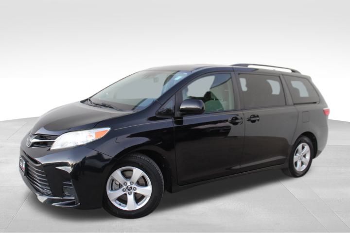 Used Car 2019 Toyota Sienna  Le For Sale Under $30,000 In Georgetown, Texas