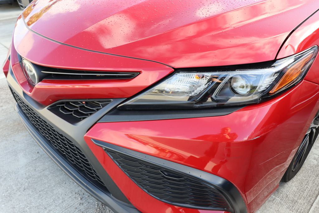 2022 Toyota Camry SE 3