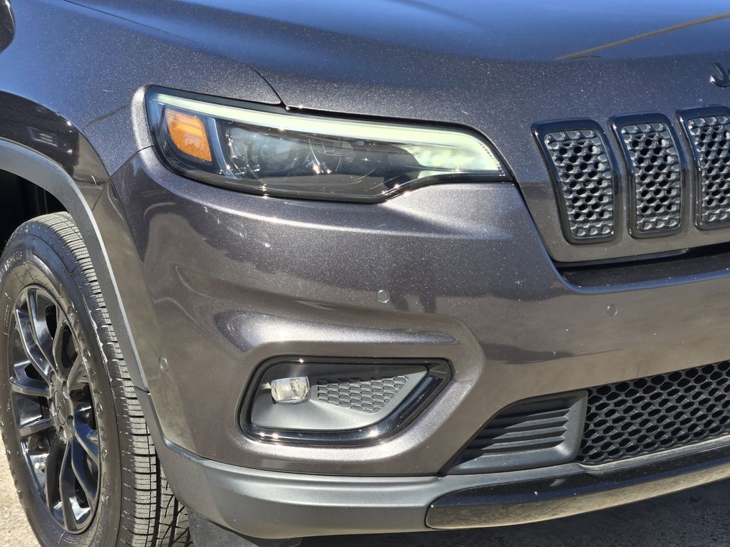 used 2023 Jeep Cherokee car, priced at $21,392