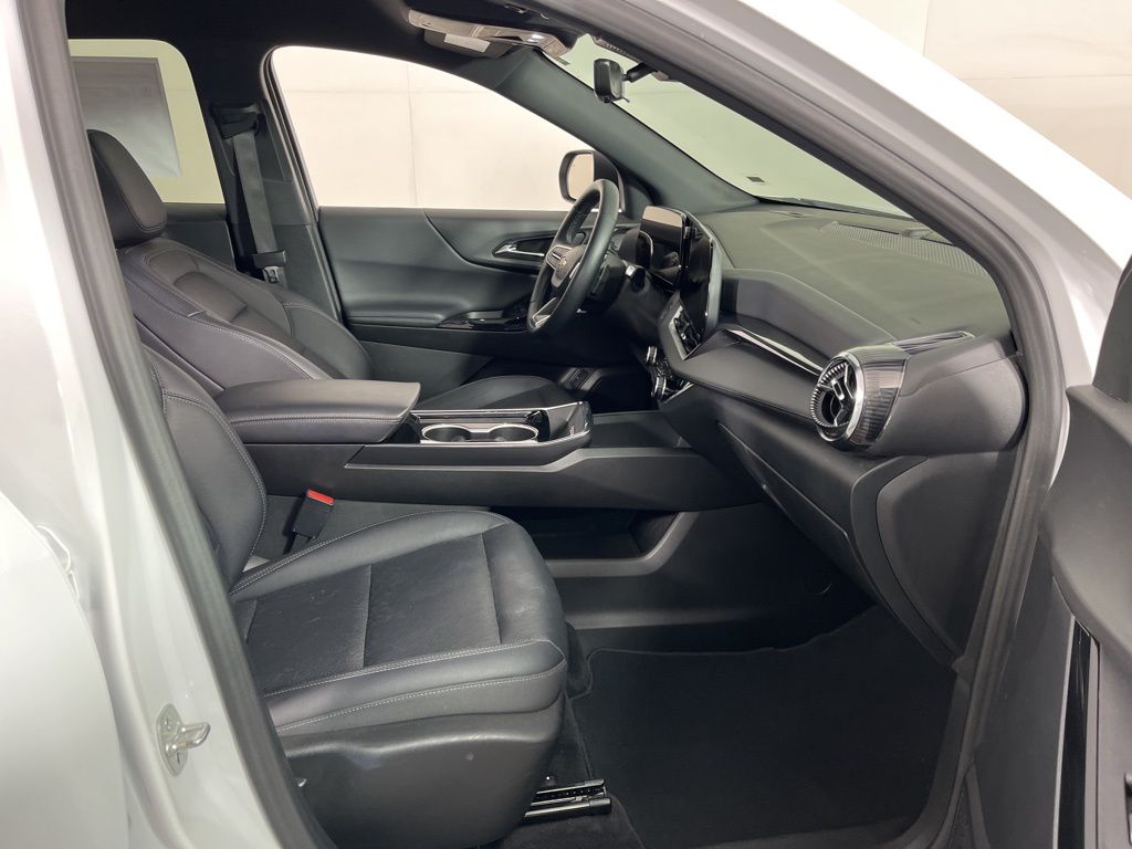 Thumbnail: 2025 Chevrolet Equinox - 5