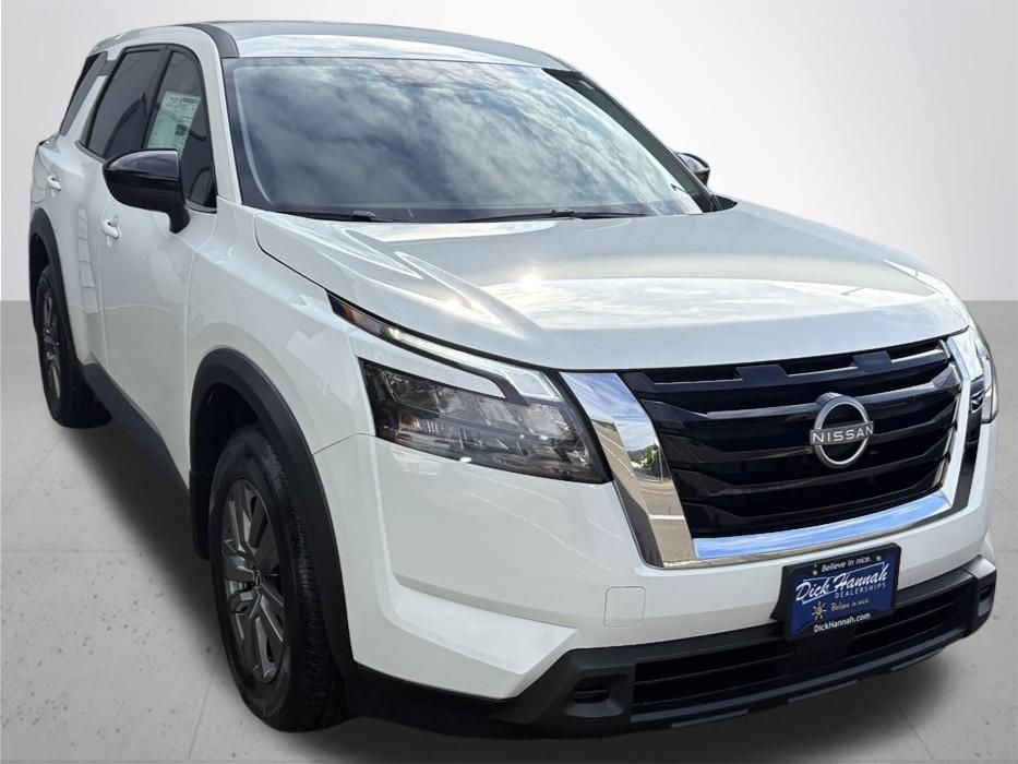 2025 Nissan Pathfinder S