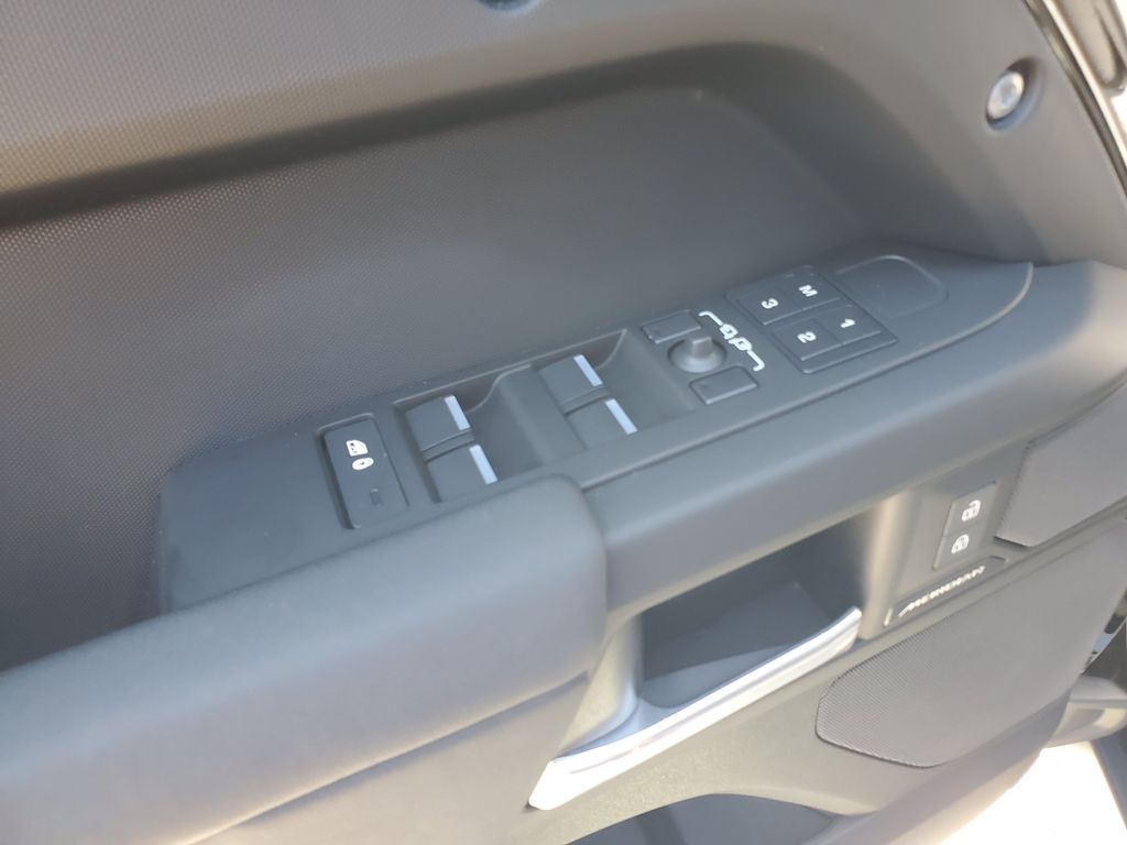 2025 Land Rover Defender