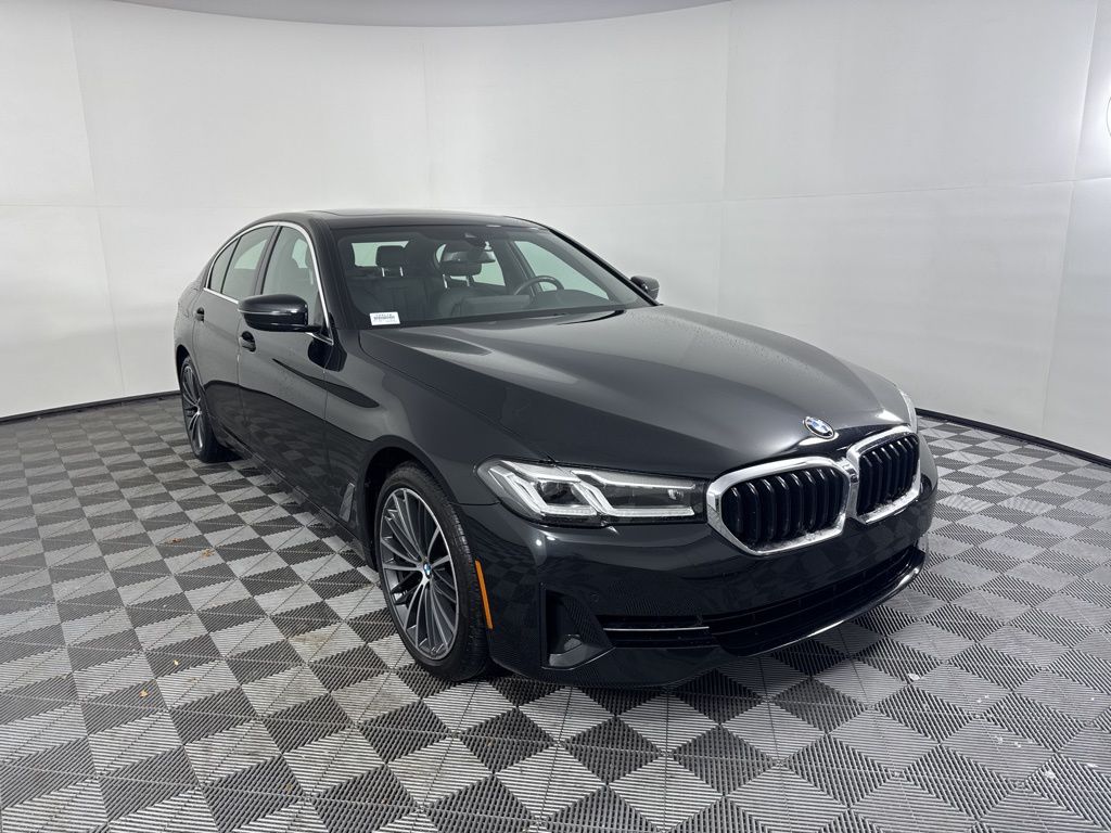 Thumbnail: 2023 BMW 5 Series - 3