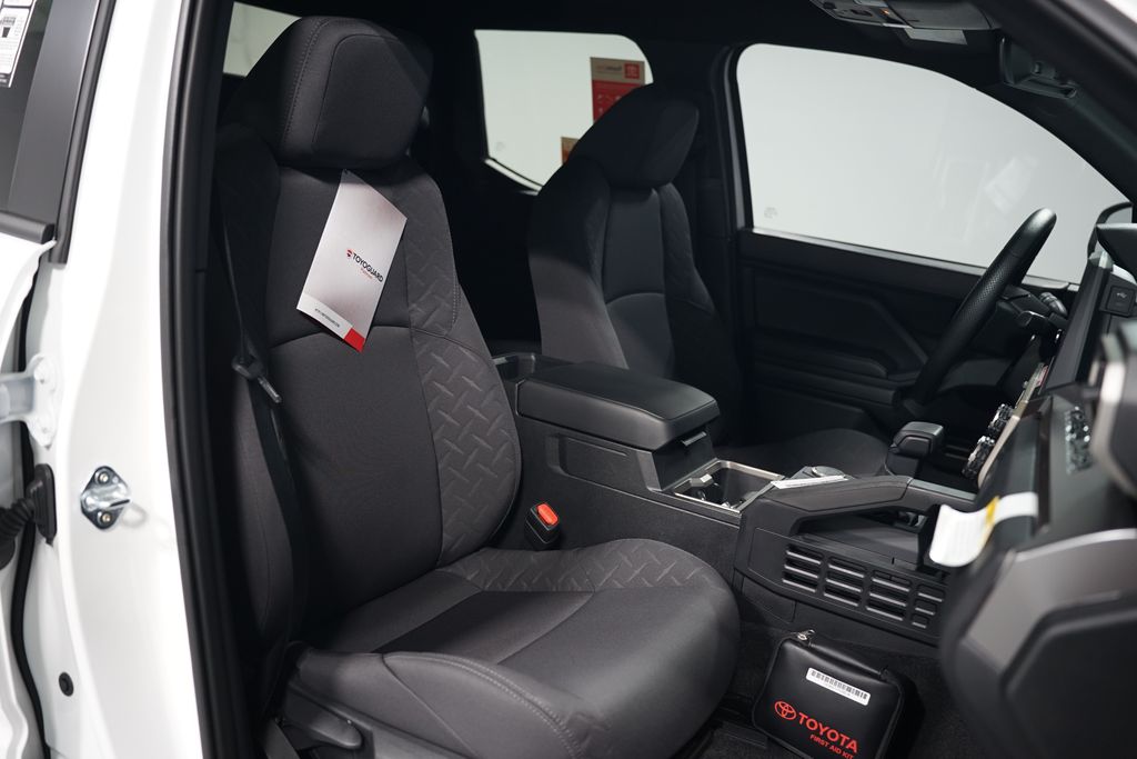 2025 Toyota Tacoma SR5 29