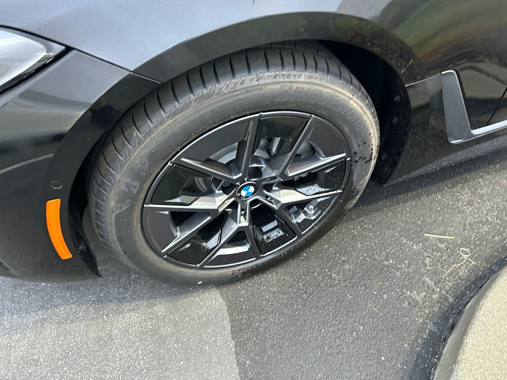 Thumbnail: 2025 BMW i4 - 3