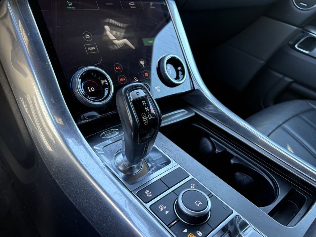 Used 2018 Black Land Rover SE image 21