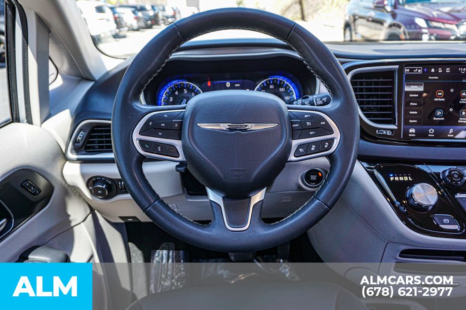 Used 2024 Silver Chrysler Touring L image 30