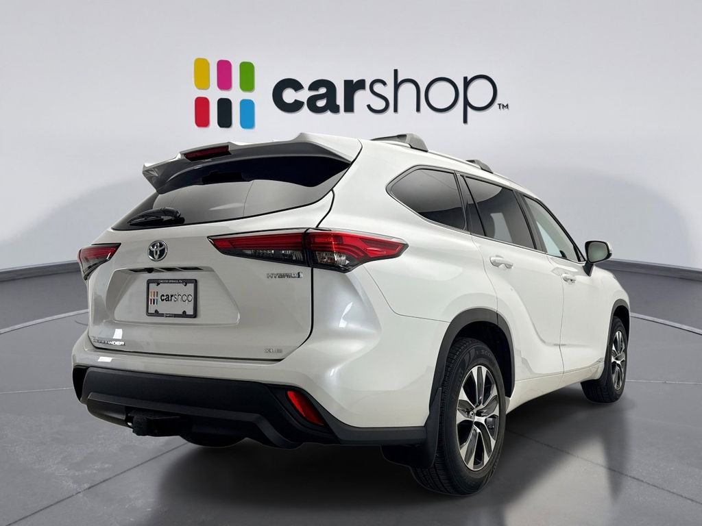 Thumbnail: 2022 Toyota Highlander - 5