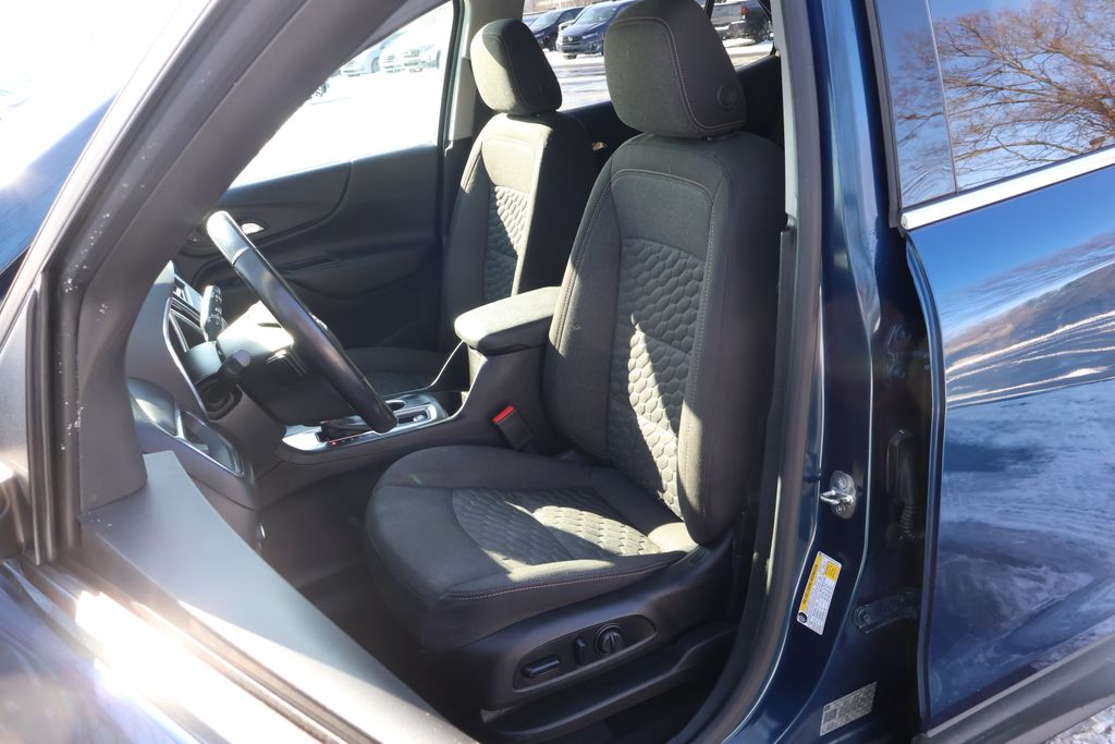 Thumbnail: 2019 Chevrolet Equinox - 28