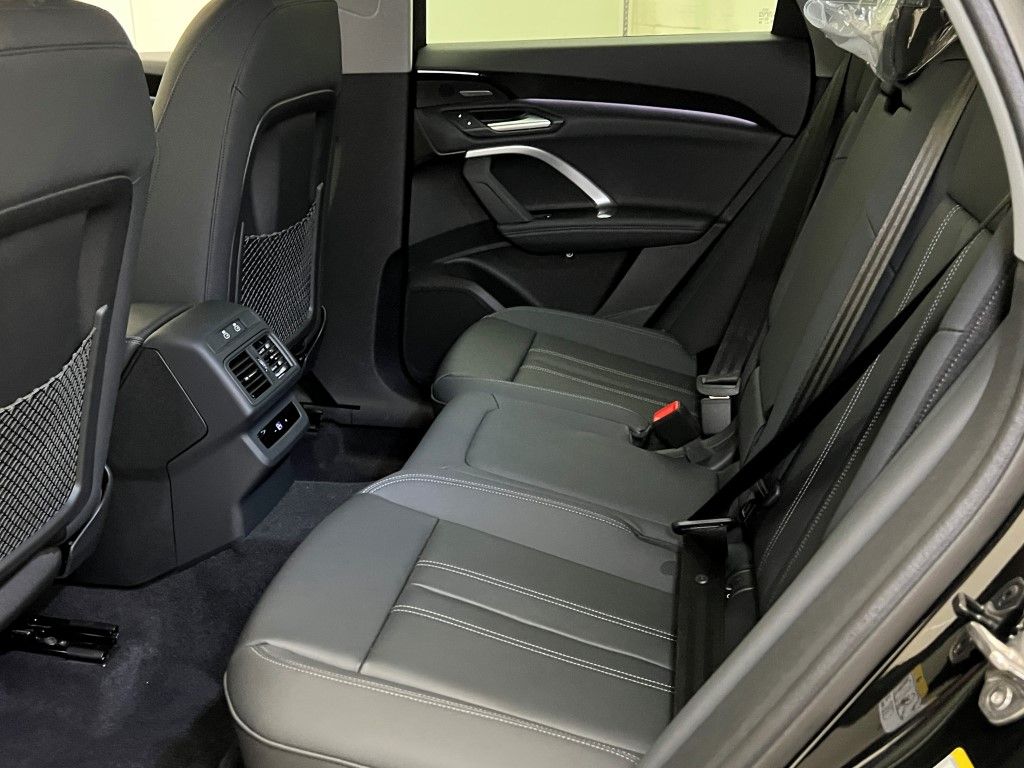 Thumbnail: 2025 Audi Q5 - 23