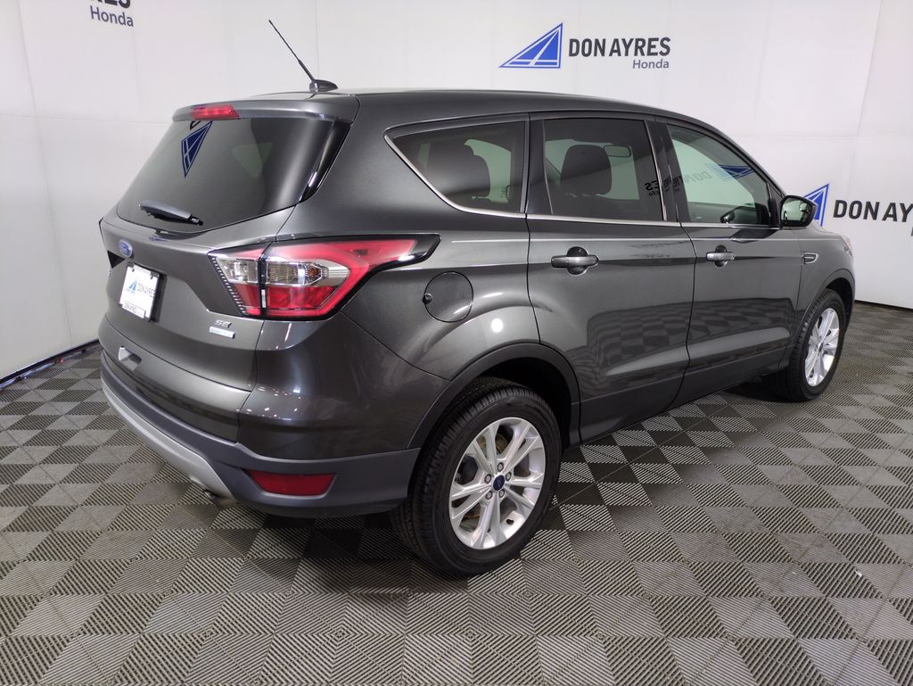 Used 2017 Ford Escape SE For Sale in Fort Wayne, IN