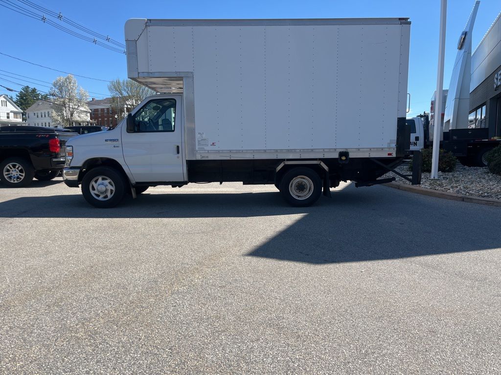 View vehicle photo 4