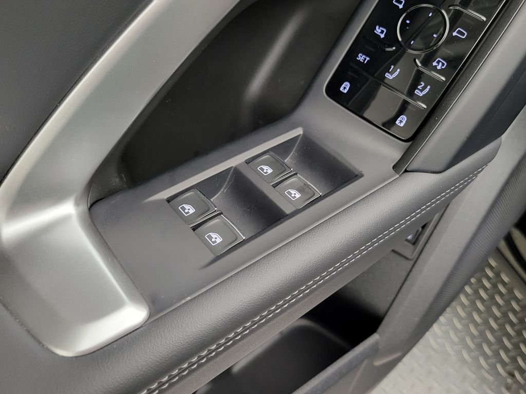 Thumbnail: 2025 Audi Q5 - 32