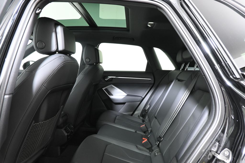 Thumbnail: 2025 Audi Q3 - 28