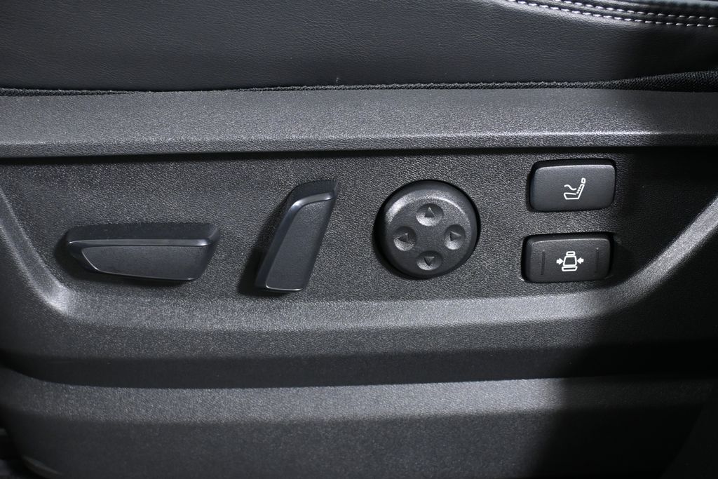 Thumbnail: 2026 INFINITI QX80 - 30