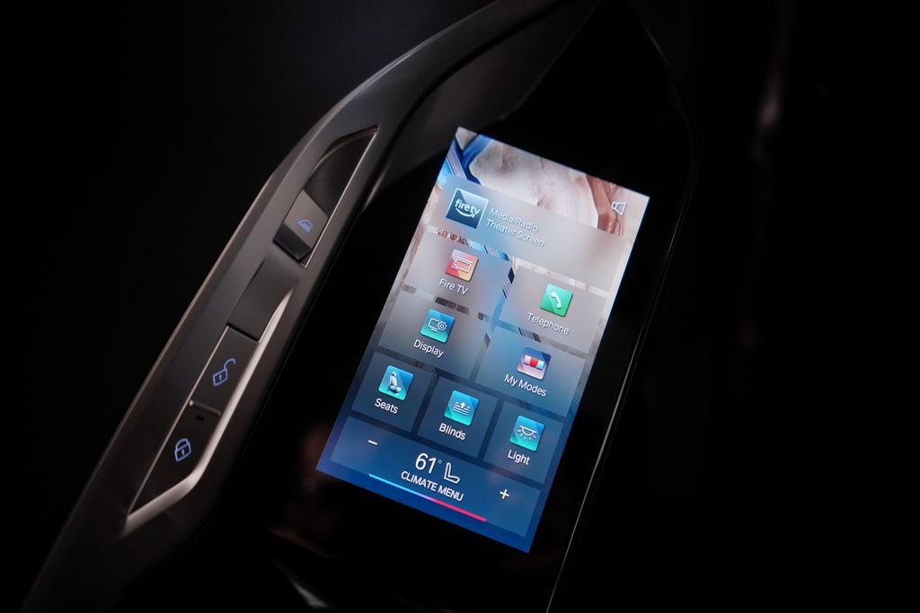 Thumbnail: 2025 BMW i7 - 15