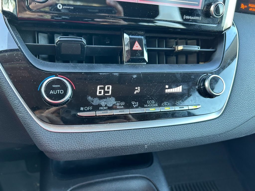 Thumbnail: 2021 Toyota Corolla - 25