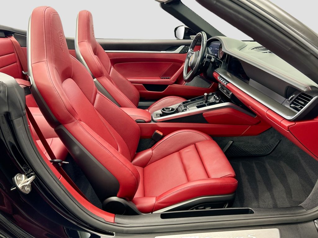 Thumbnail: 2023 Porsche 911 - 21