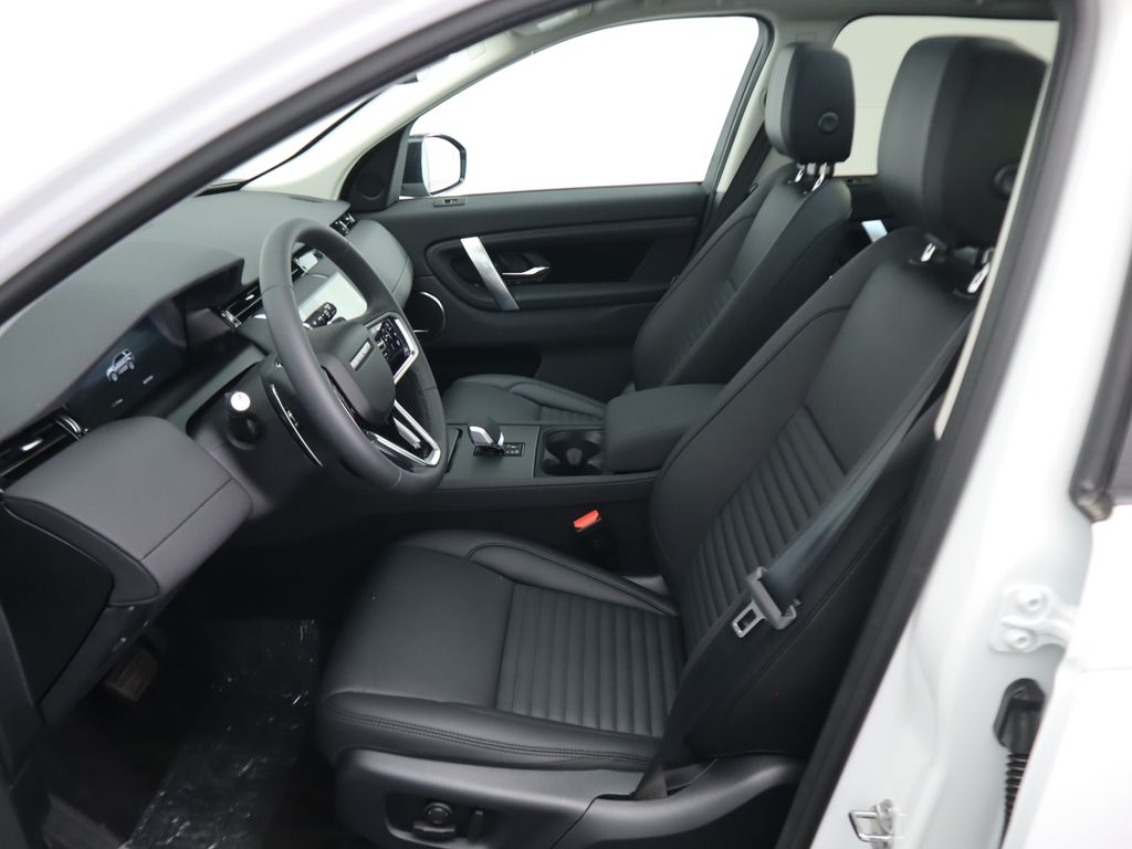 Thumbnail: 2024 Land Rover Discovery Sport - 20