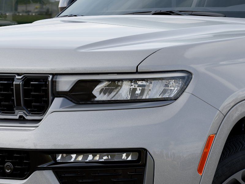 New 2026 Silver Zynith Jeep Summit image 10