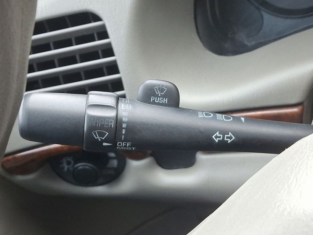 Thumbnail: 2004 Chevrolet Impala - 24