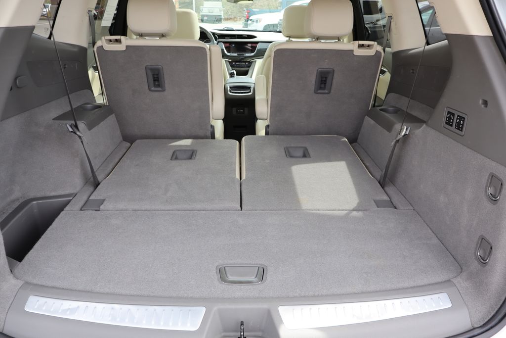 2022 Cadillac XT6 Premium Luxury photo