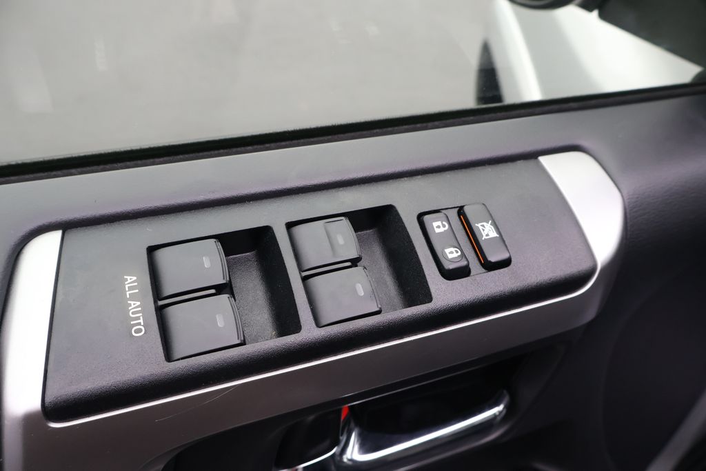 Thumbnail: 2024 Toyota 4Runner - 17