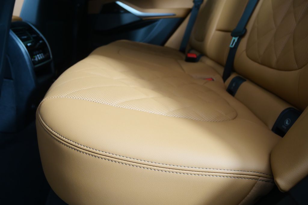 Thumbnail: 2026 BMW X5 - 14