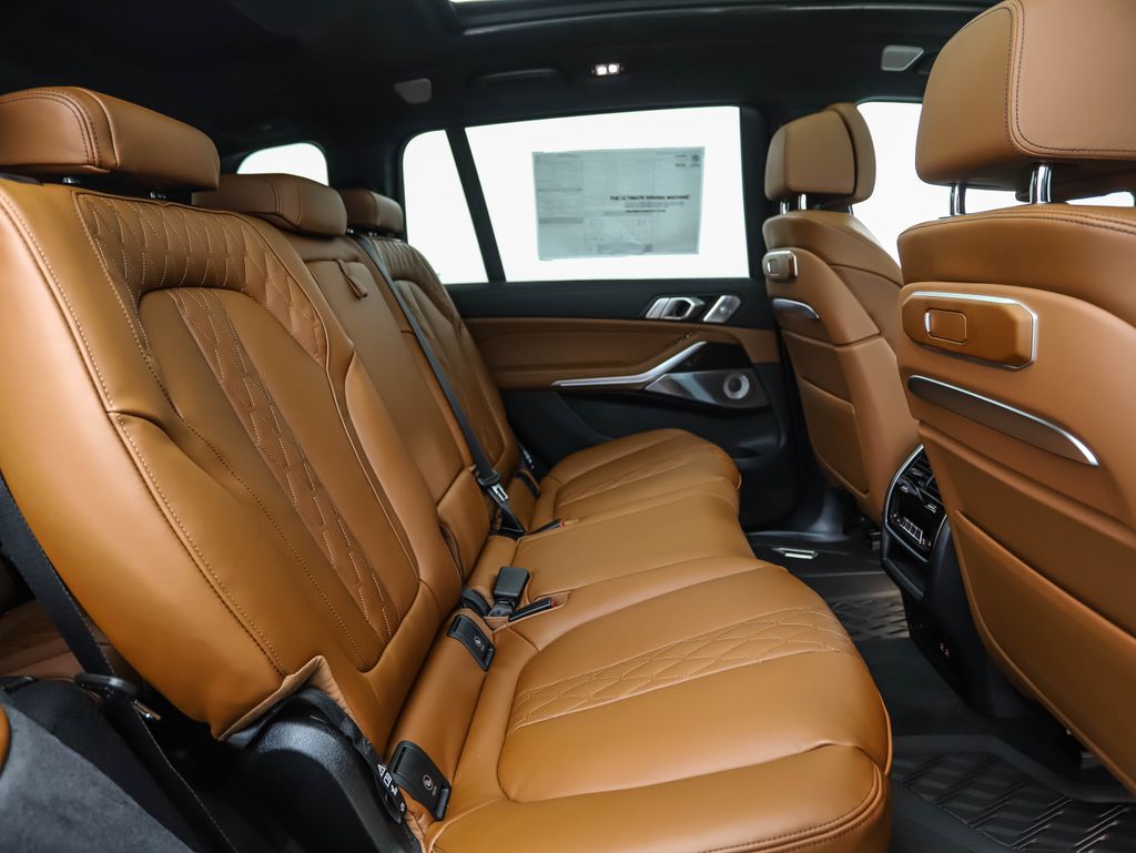 Thumbnail: 2026 BMW X7 - 29