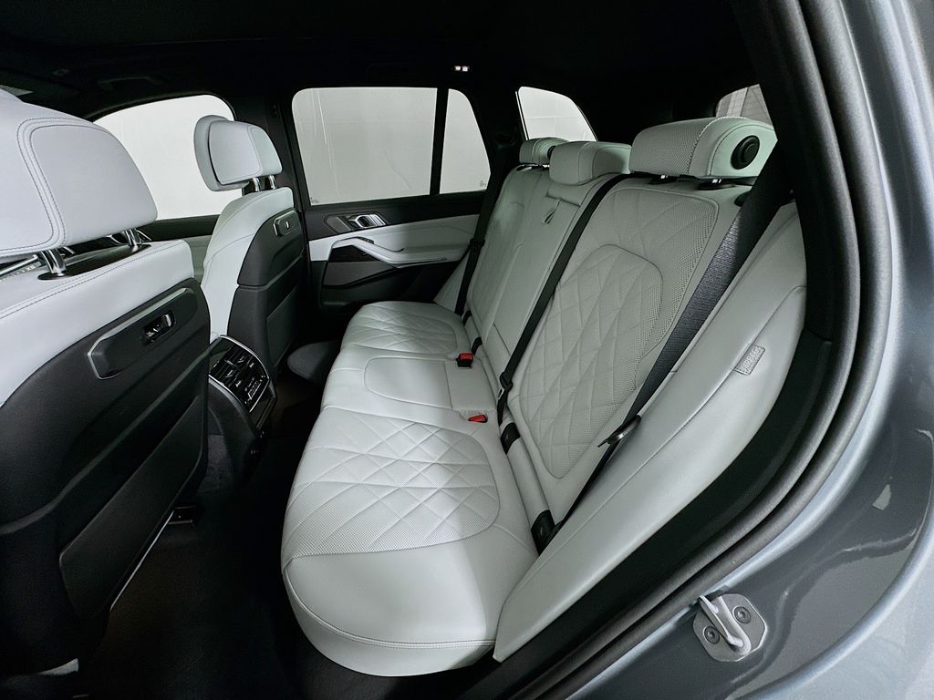 Thumbnail: 2026 BMW X5 - 17