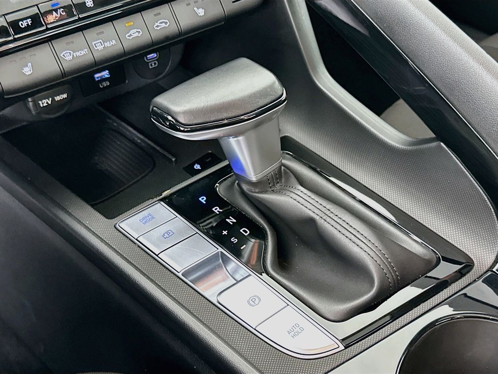 Thumbnail: 2025 Hyundai Elantra - 17