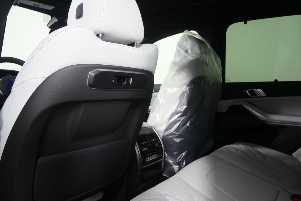 Thumbnail: 2026 BMW X5 - 17