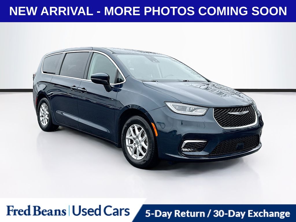 Fathom Blue Pearlcoat 2023 Chrysler Pacifica Touring L FWD Minivan Front-Wheel Drive 9-Speed Automatic