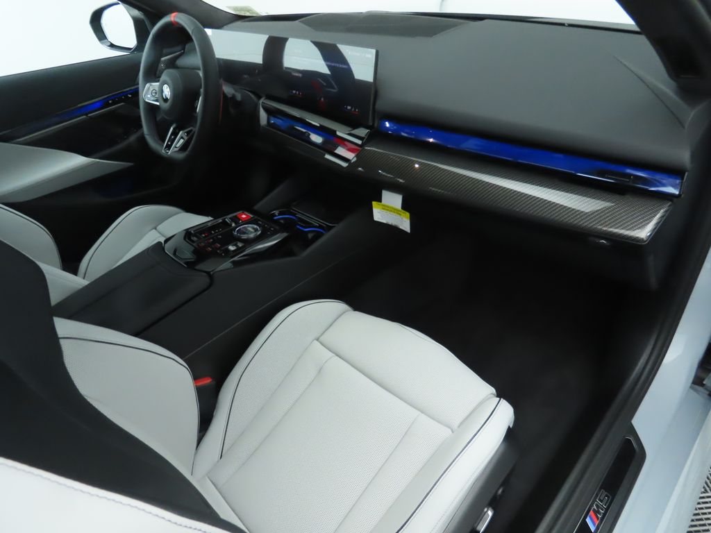 Thumbnail: 2026 BMW M5 - 18