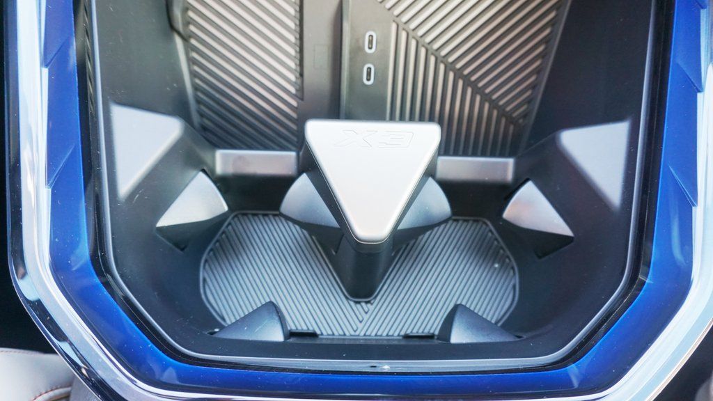 2026 BMW X3 30 - Photo 16