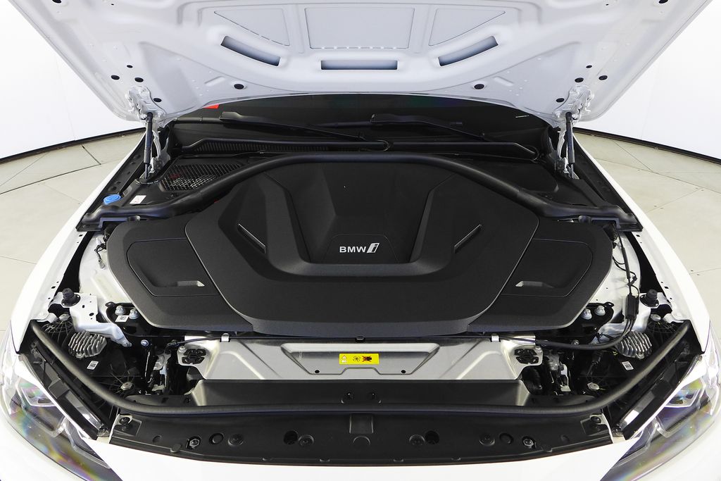 Thumbnail: 2023 BMW i4 - 6
