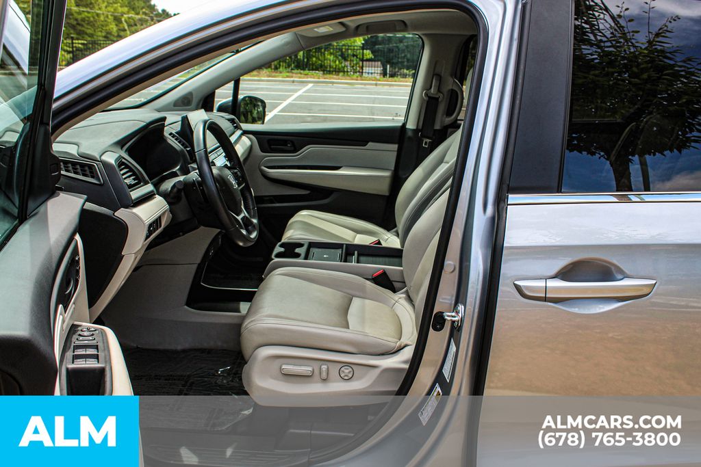 Used 2025 Blue Honda EX-L image 16