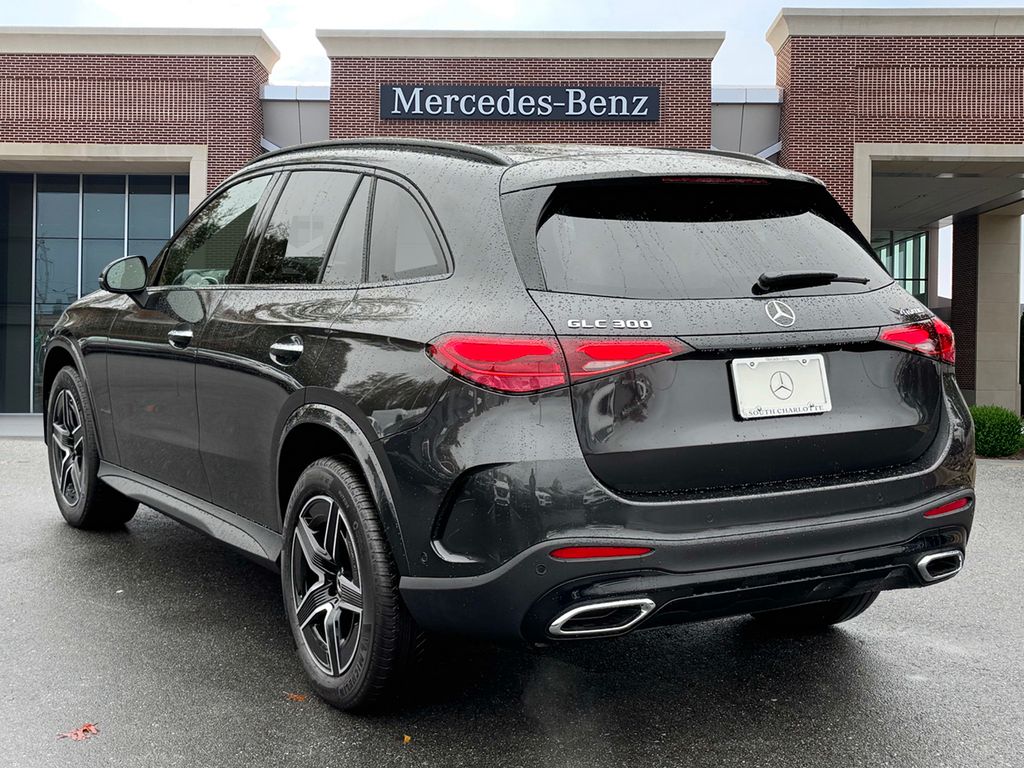 2025 Mercedes-Benz GLC 300 5