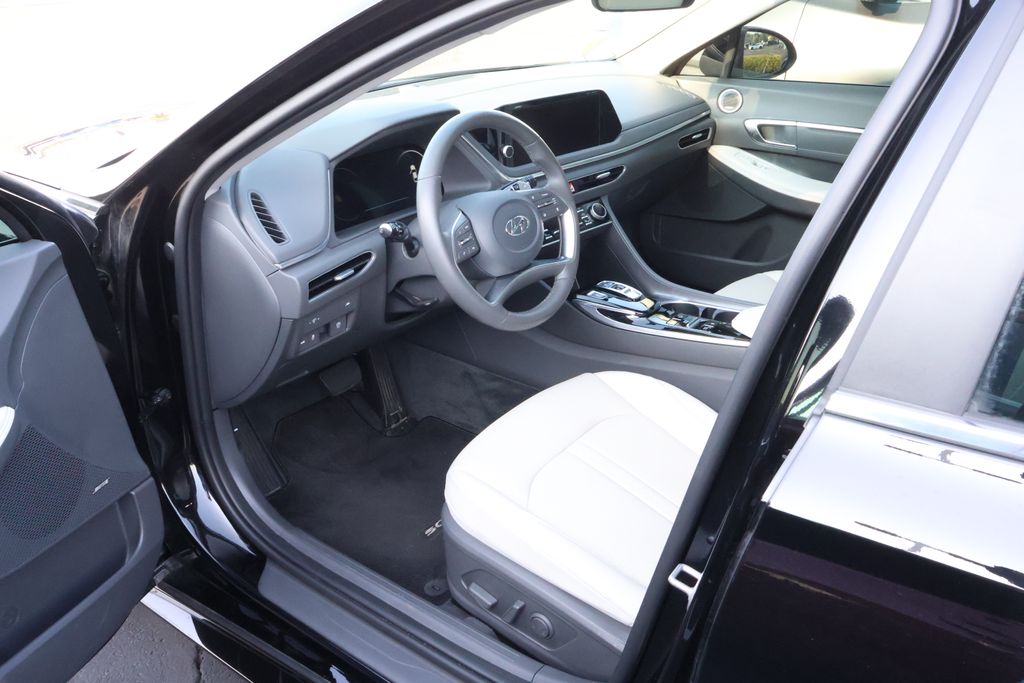 Thumbnail: 2023 Hyundai Sonata - 11
