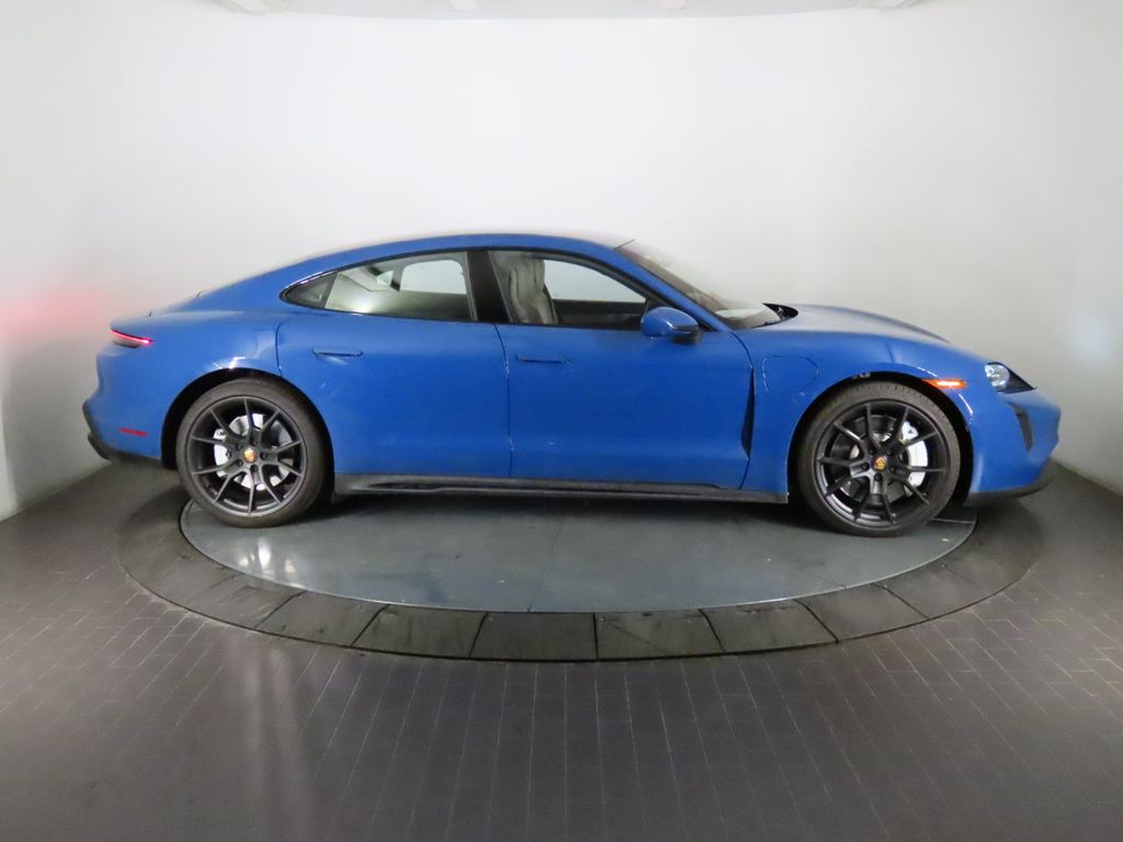 Thumbnail: 2023 Porsche Taycan - 8