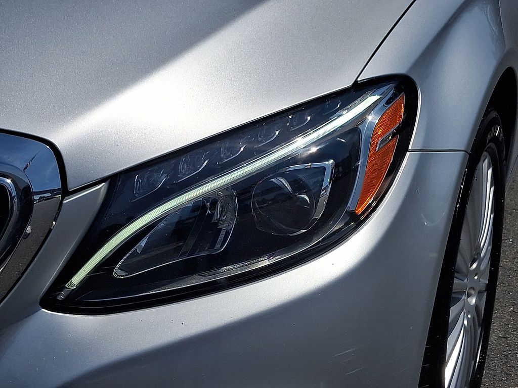 Thumbnail: 2017 Mercedes-Benz C-Class - 9